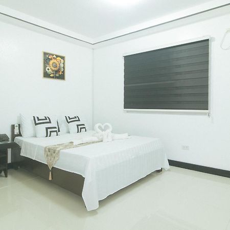 RedDoorz @ Colorado Street Angeles City Exterior foto