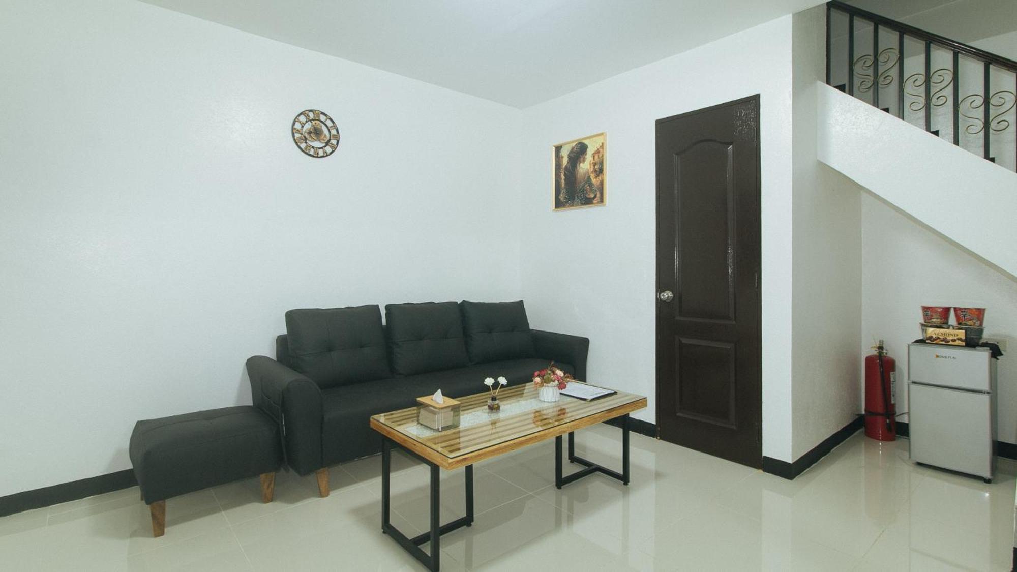 RedDoorz @ Colorado Street Angeles City Exterior foto